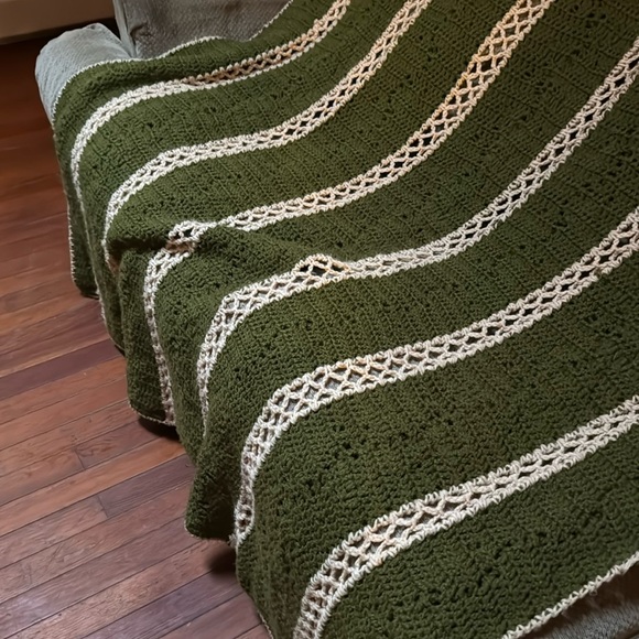 Handmade Afghan lap/throw detail blanket 
Locally made in Maine 
Crochet blanket - Picture 4 of 7